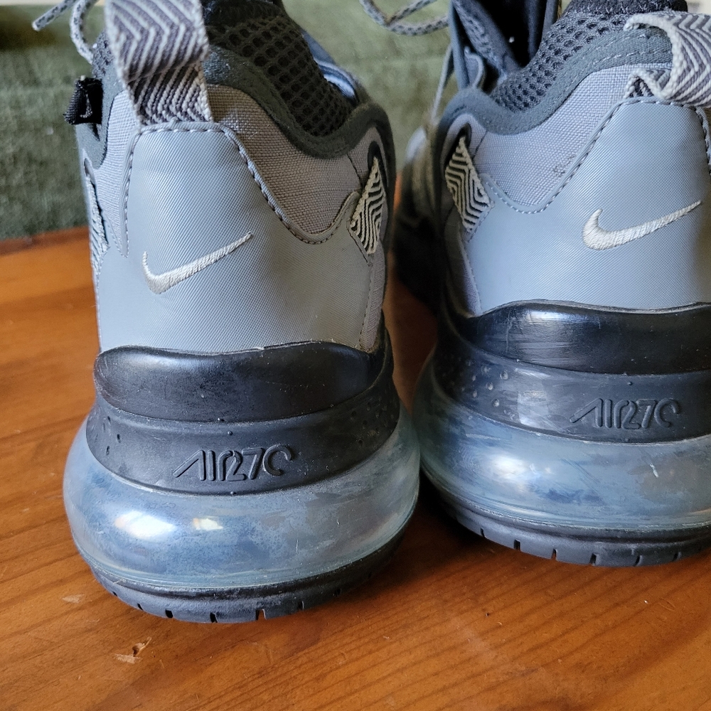 Men's Nike sneakers
